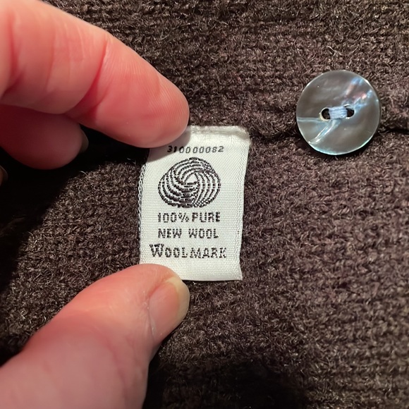 100 % Wool Pendleton cardigan, size medium - Picture 7 of 7